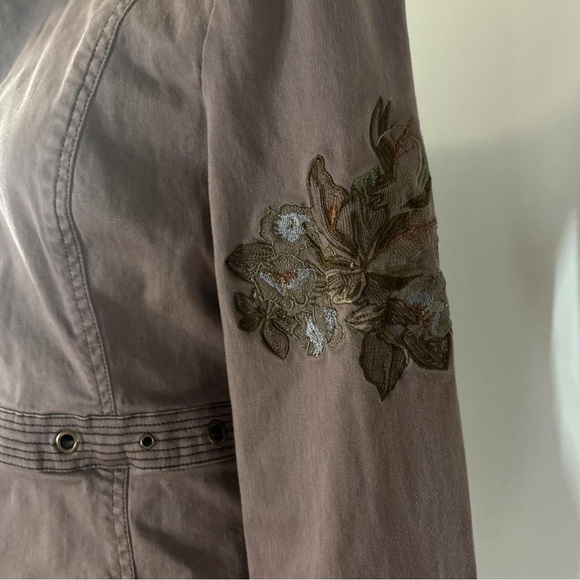 light brown collared jacket - Picture 2 of 3